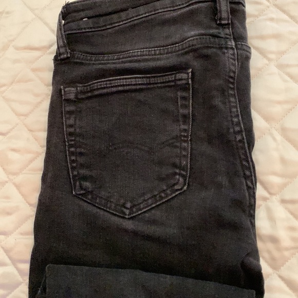 Distressed Jeans - Picture 4 of 4